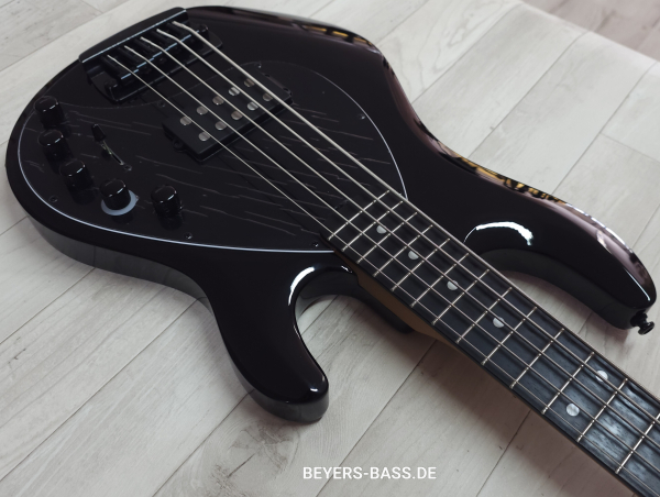Sterling by Music Man Dark Ray 5, Black