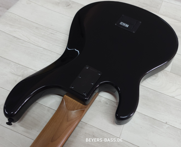 Sterling by Music Man Dark Ray 5, Black