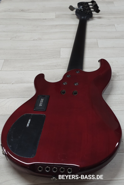 Yamaha BB735A FRD, Fired Red