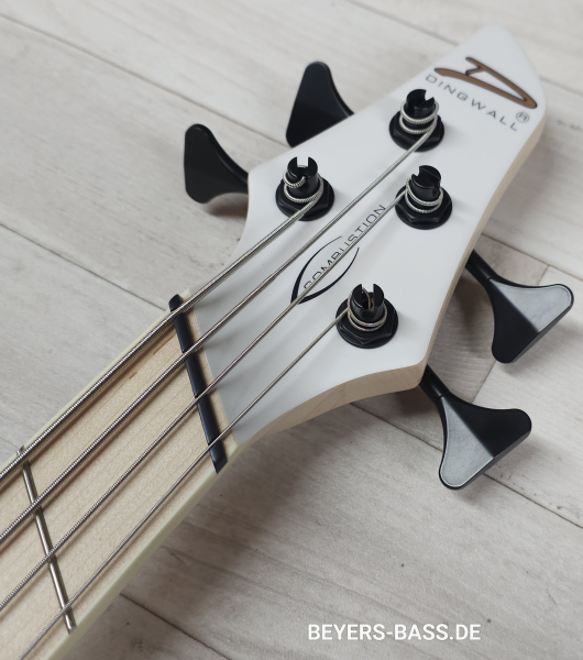 Dingwall NG3 4-String Nolly, Ducati Pearl White, Signature