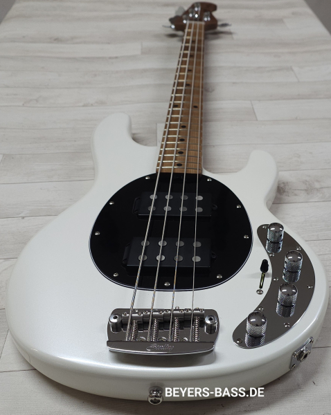 Sterling by Music Man StingRay Ray34 HH, Pearl White, B-Stock