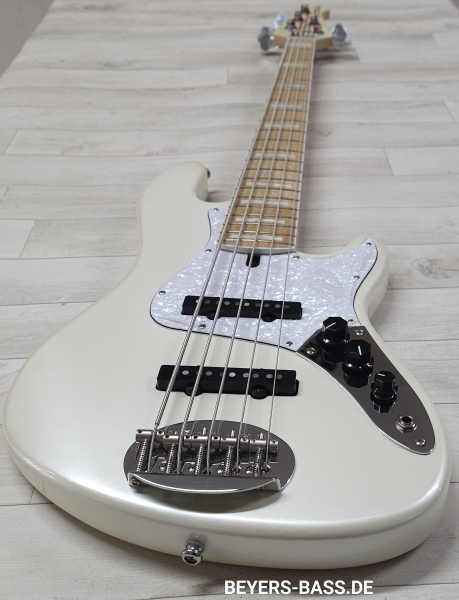 Lakland Skyline Darryl Jones 5 SDJ5 MN WP White Pearl, Signature
