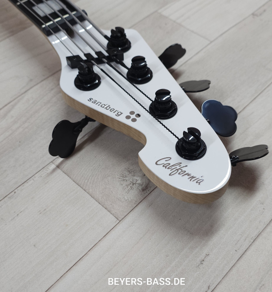 Sandberg California II VM5 Ebony, Highgloss Custom Color Polar White