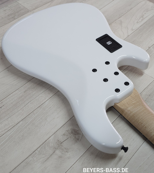 Sandberg California II VM5 Ebony, Highgloss Custom Color Polar White