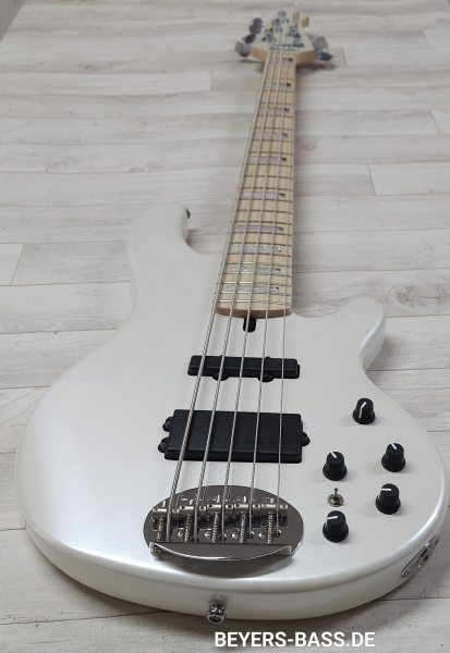 Lakland Skyline 55-02C Custom, White Pearl Gloss