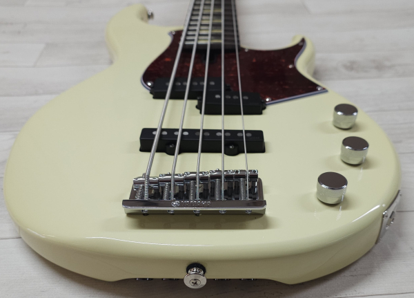 Preview: Yamaha Pro Series BBP35, Vintage White II