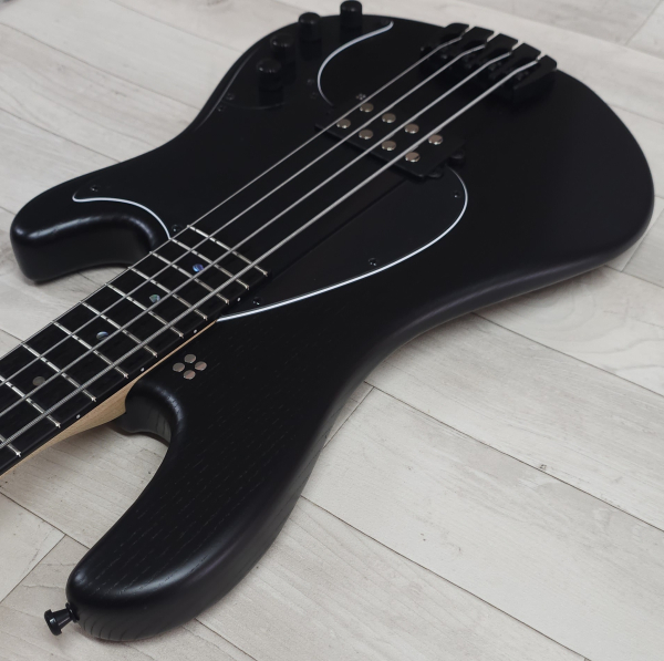 Preview: Sandberg California II Central 4 Ebony, Open Pore Black