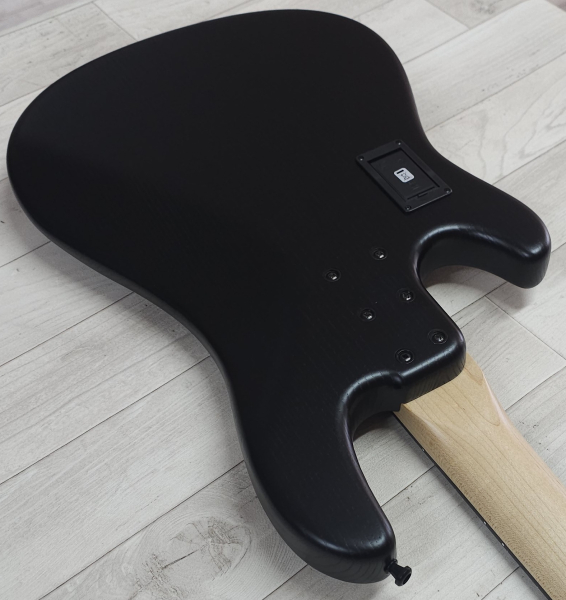 Sandberg California II Central 4 Ebony, Open Pore Black