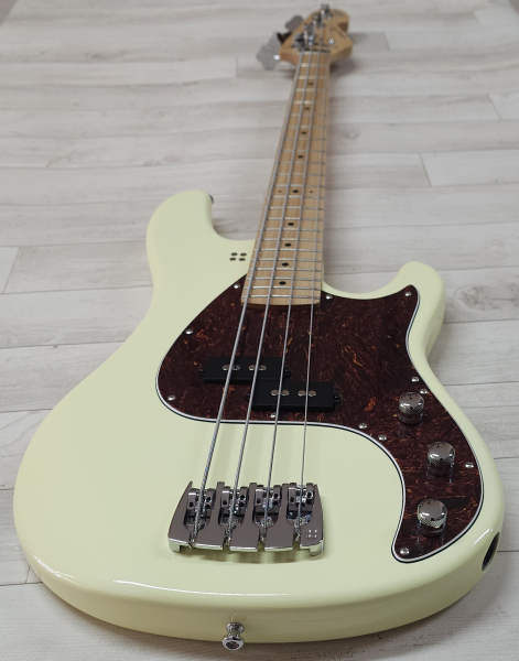 Sandberg California II VS4 Lionel Shortscale Greenline Custom, Highgloss Creme
