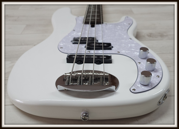 Preview: Lakland Skyline 44-64C Custom, White Gloss