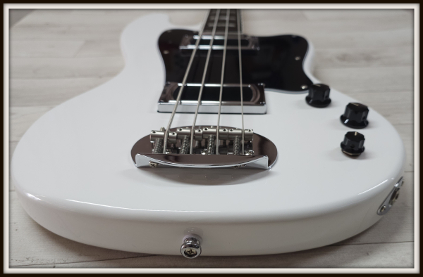 Preview: Lakland Skyline Decade, White Gloss