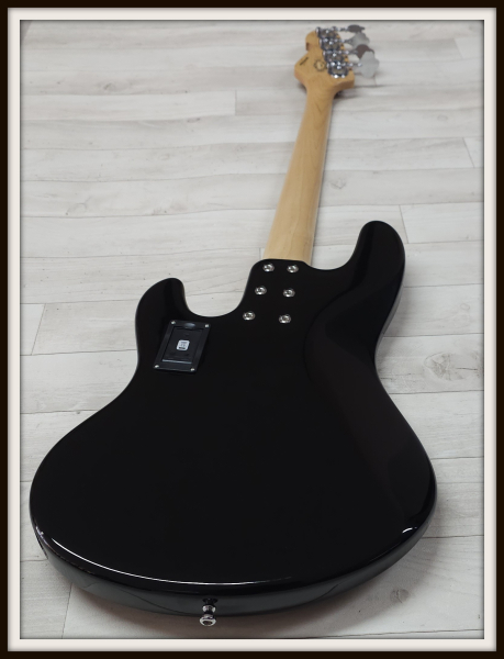 Sandberg California II TT4 Lionel Shortscale Greenline Custom, Highgloss Black