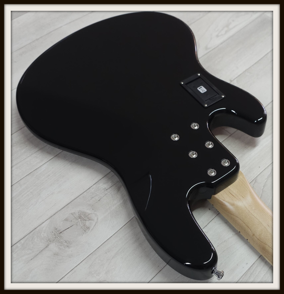 Sandberg California II TT4 Lionel Shortscale Greenline Custom, Highgloss Black