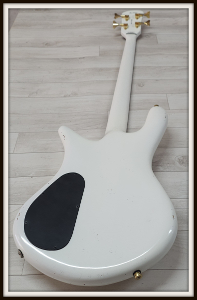 Spector Euro 4 Artist Doug Wimbish, White Relic, Signature