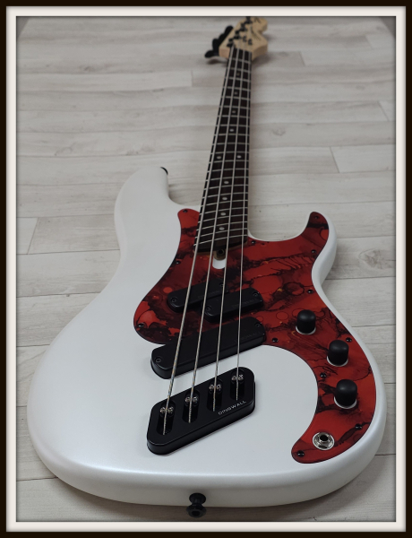 Dingwall SP1 4-String, Ducati White