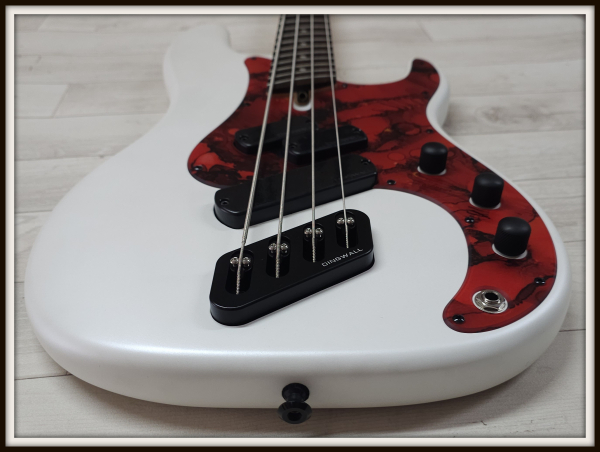 Preview: Dingwall SP1 4-String, Ducati White