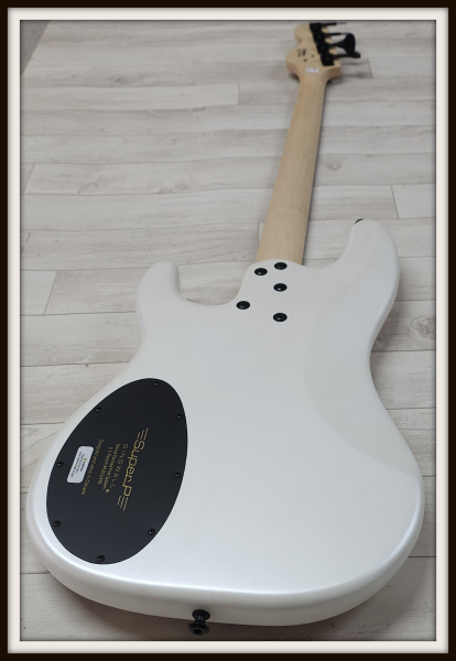 Dingwall SP1 4-String, Ducati White