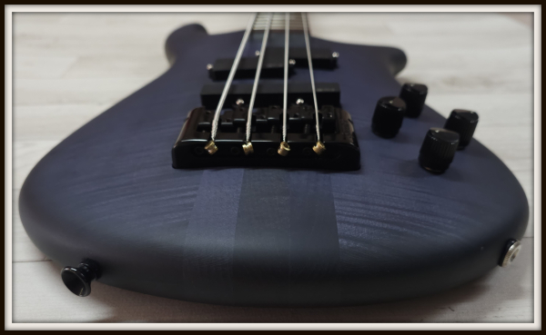 Preview: Spector Euro 4 LX Neck-Thru, Nightshade Matte *2nd Hand*