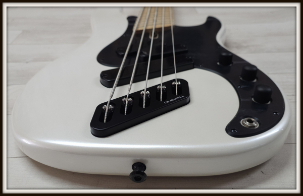 Preview: Dingwall SP1 MN 5-String, Ducati White