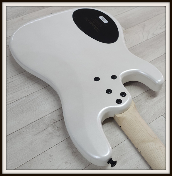 Dingwall SP1 MN 4-String, Ducati White