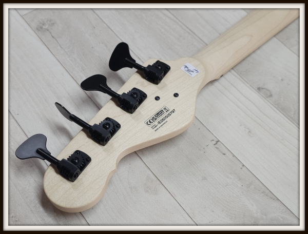 Dingwall SP1 MN 4-String, Ducati White