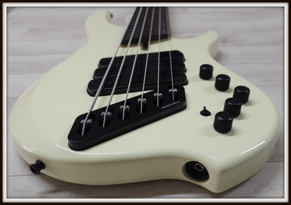 Preview: Dingwall Combustion Rosewood 6-String, Vintage White, Limited Edition