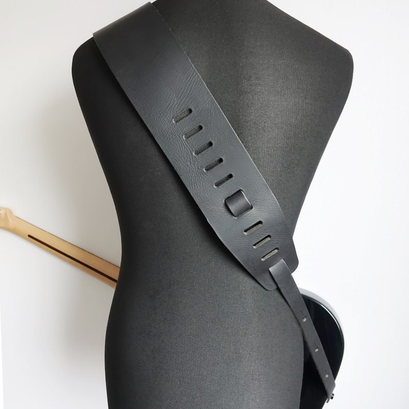 Richter Raw III Punch Black, #1154