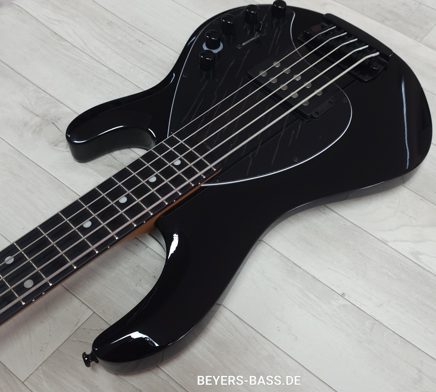 Sterling by Music Man Dark Ray 5, Black