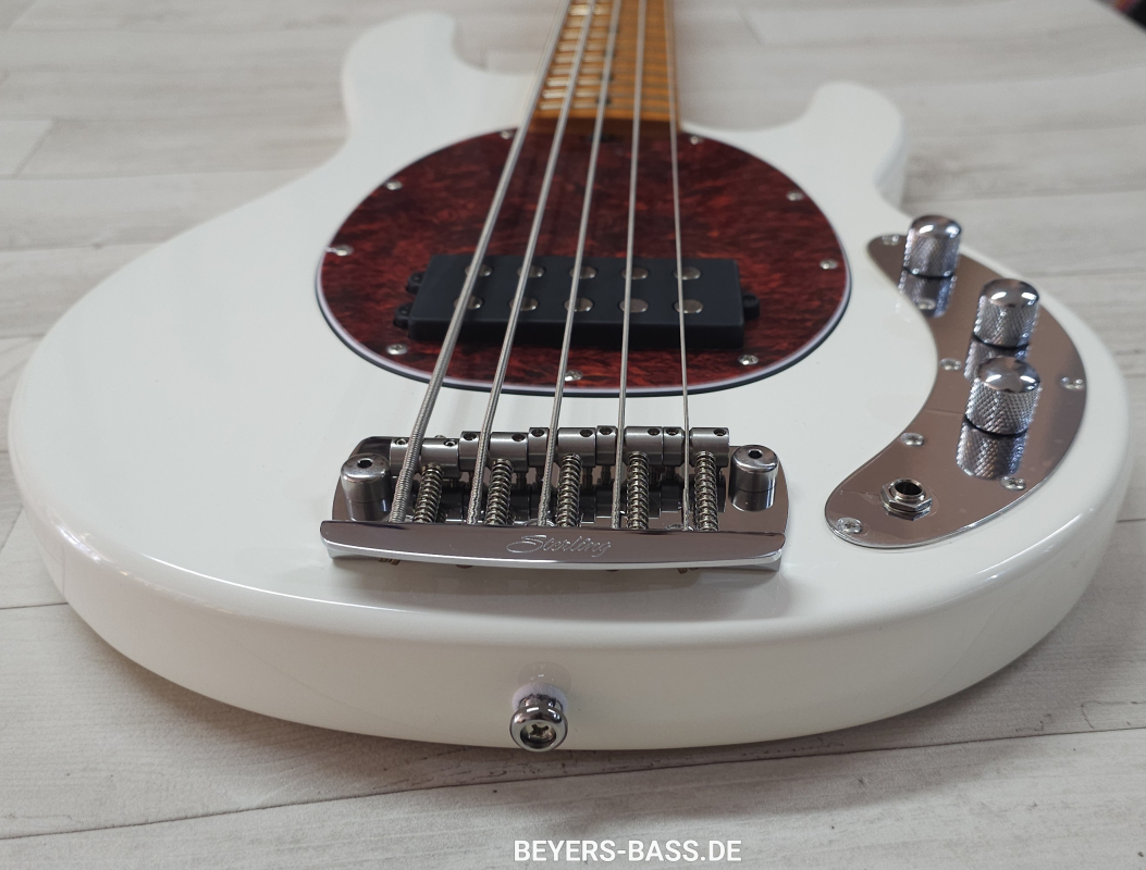 Sterling by Music Man StingRay Ray25 Classic, Olympic White