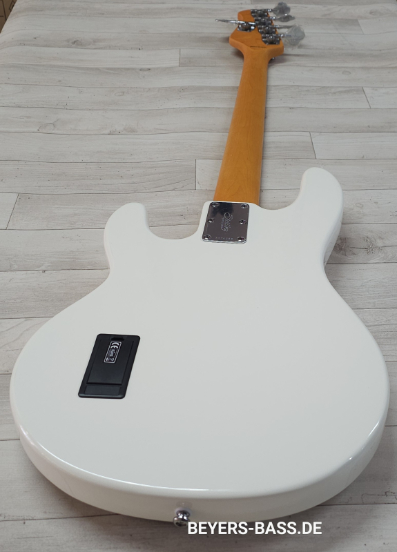 Sterling by Music Man StingRay Ray25 Classic, Olympic White