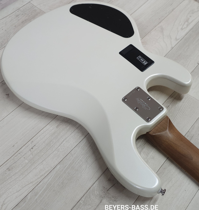 Sterling by Music Man StingRay Ray34 HH, Pearl White, B-Ware
