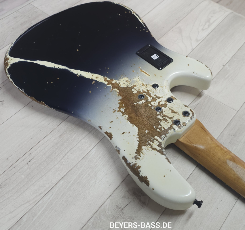 Sandberg California II VT4 Custom, Masterpiece Aged Virgin White Fade to Black