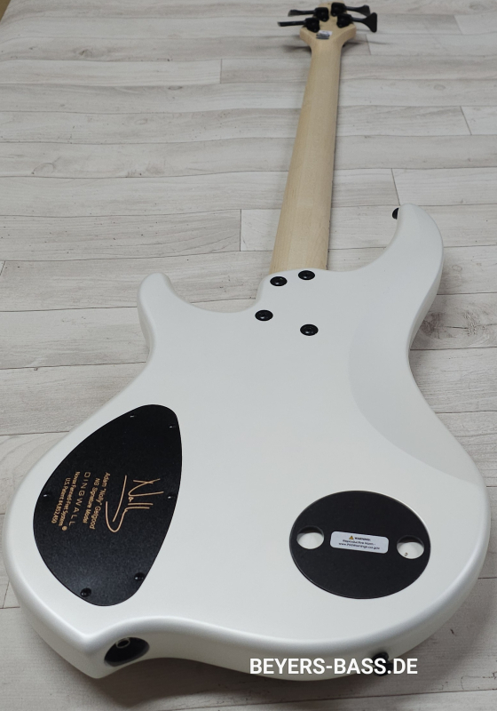 Dingwall NG3 4-String Nolly, Ducati Pearl White, Signature
