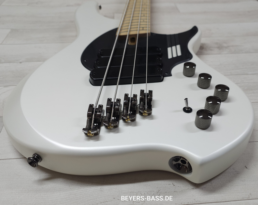 Dingwall NG3 4-String Nolly, Ducati Pearl White, Signature