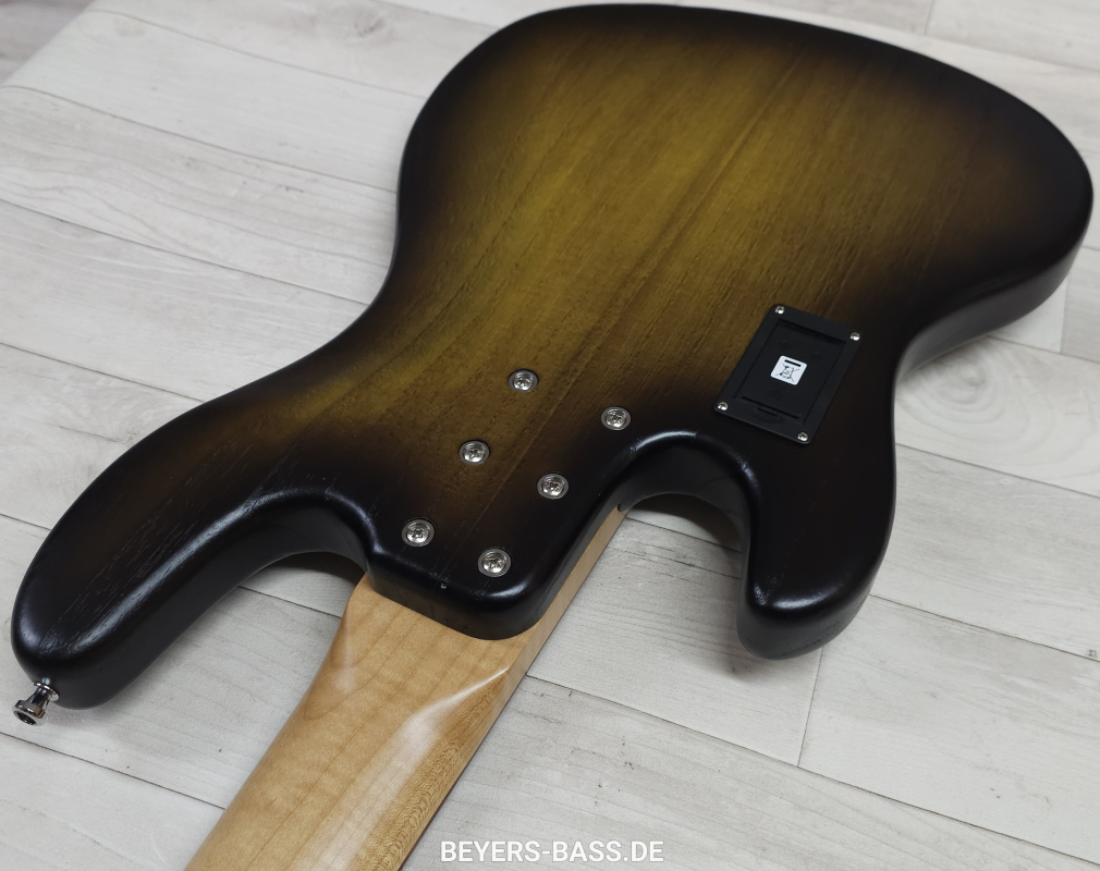 Sandberg California II TM5 Superlight Roasted Neck, Open Pore Tobacco Sunburst, 2nd Hand