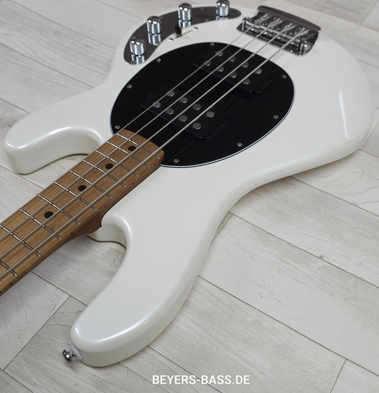 Sterling by Music Man StingRay Ray34 HH, Pearl White, B-Ware