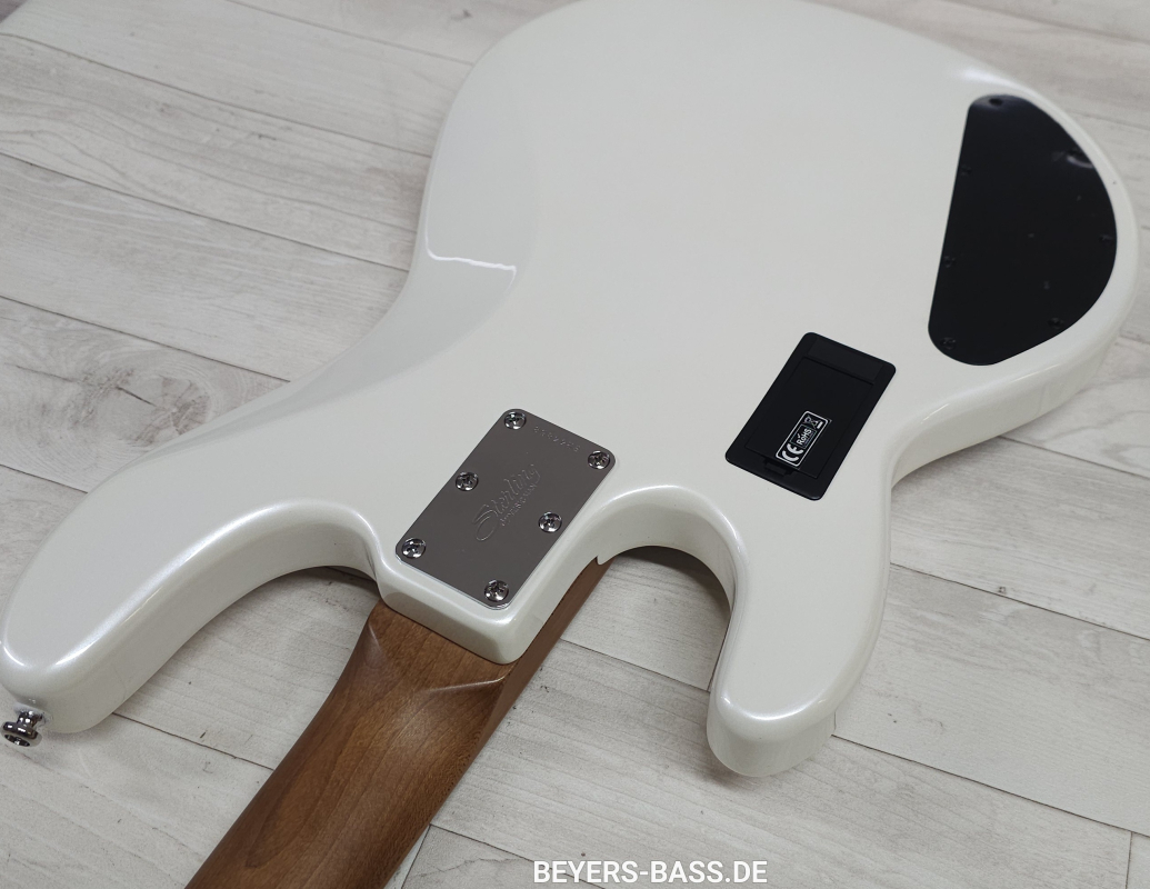 Sterling by Music Man StingRay Ray34 HH, Pearl White, B-Ware