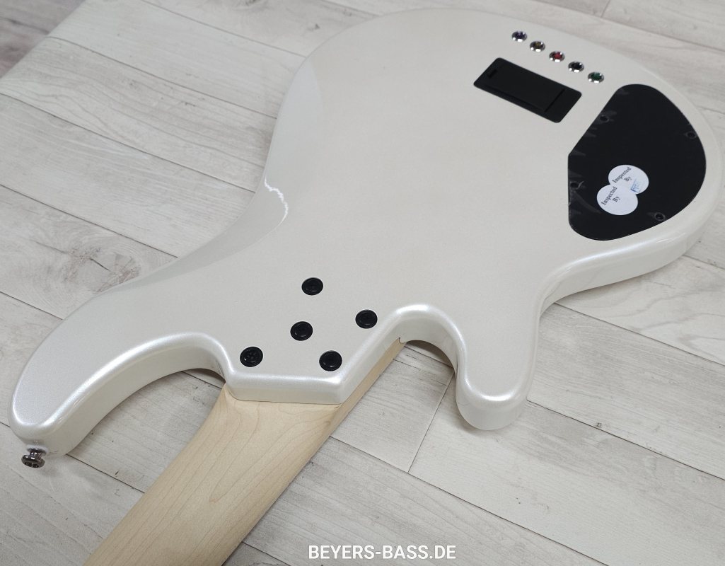 Lakland Skyline 55-02C Custom, White Pearl Gloss