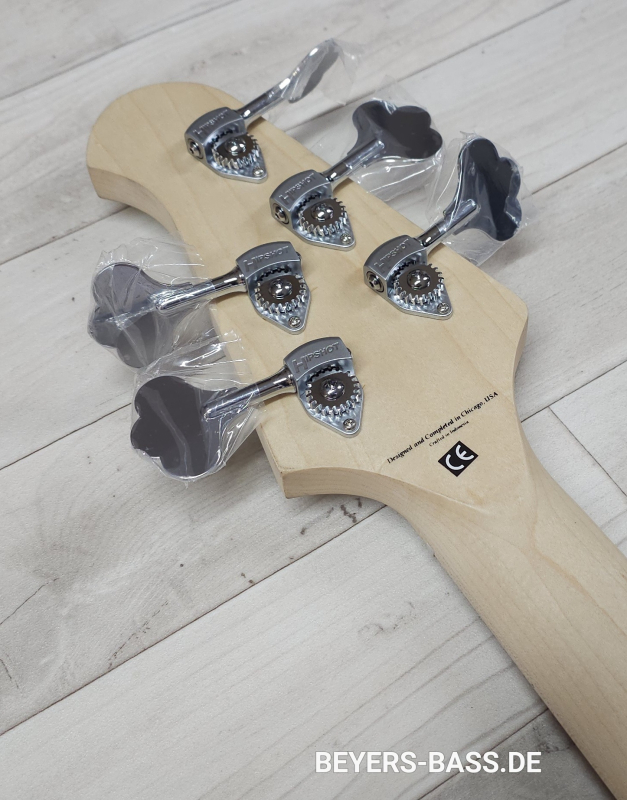 Lakland Skyline 55-02C Custom, White Pearl Gloss