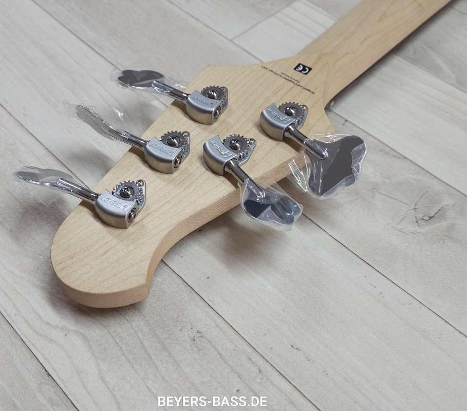 Lakland Skyline 55-60, 3-Tone Sunburst Gloss