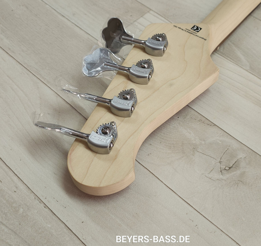 Lakland Skyline 44-64C Custom, Candy Apple Red Gloss