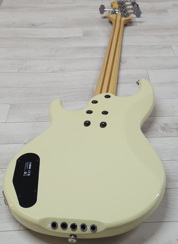 Yamaha Pro Series BBP35, Vintage White II