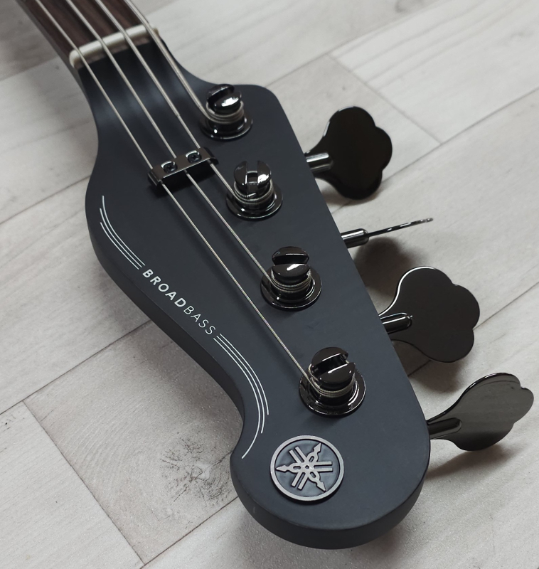Yamaha BB734A FRD, Fire Red