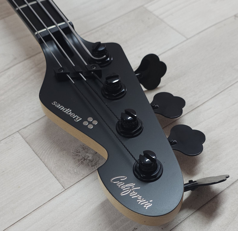 Sandberg California II Central 4 Ebony, Open Pore Black
