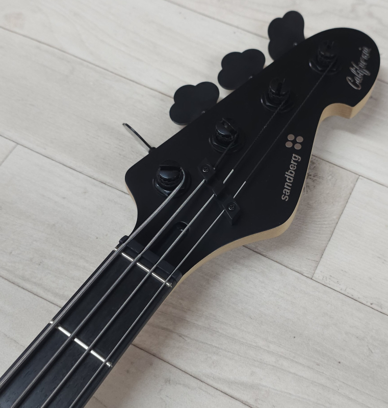 Sandberg California II Central 4 Ebony, Open Pore Black