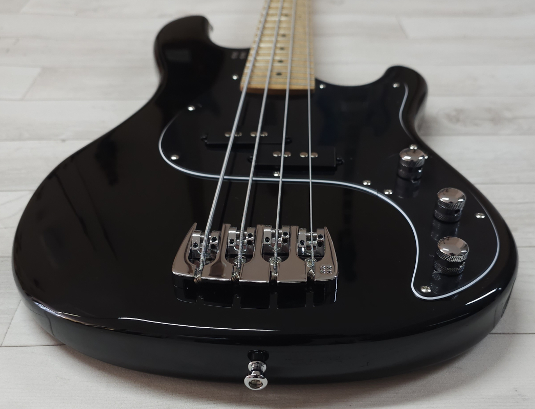 Sandberg California II VS4 Lionel Shortscale Greenline Custom, Highgloss Black