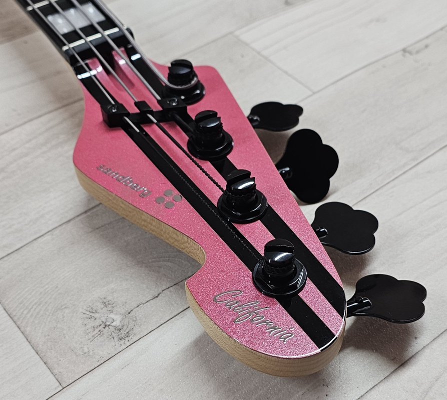 Sandberg California II VM4, Custom Color Pink Metallic Highgloss+Black Stripes