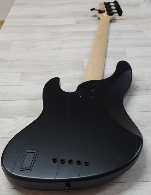 FGN J-Standard Mighty Jazz 5 Dark Evolution, Open Pore Black, 2nd Hand