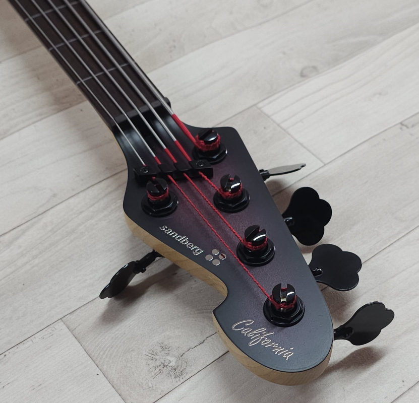 Sandberg California II TT5 passiv Fretless, Open Pore Violetburst