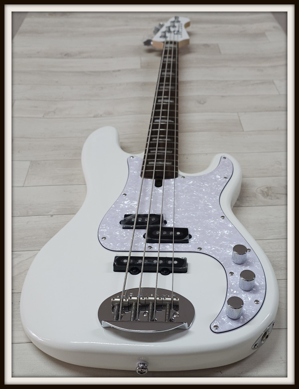 Lakland Skyline 44-64C Custom, White Gloss